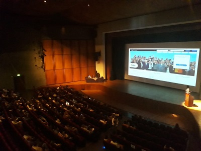 Imagen de personas en el auditorio Cumanday del Teatro FUndadores en Manizales