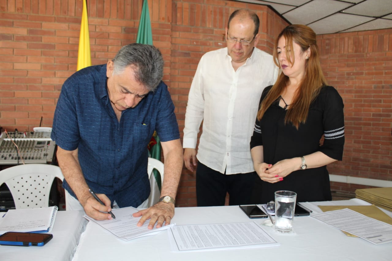 28 Acuerdos de Convocatoria fueron firmados para proveer cargos de carrera administrativa en Cordoba y Sucre