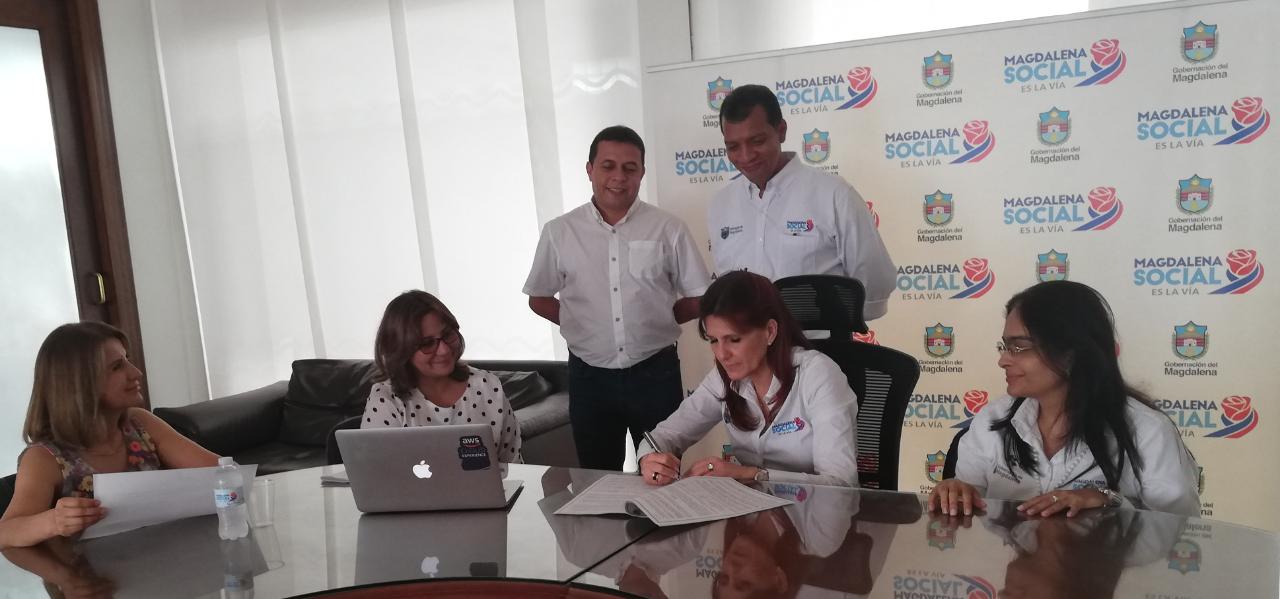 Comisionada presidente CNSC y Gobernadora de Magdalena Firman acuerdos de convocatoria 